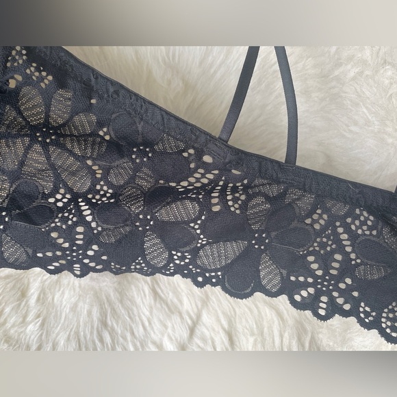 Colsie Floral Eyelet Design Front Hook Corset Closure Bralette in Black sz Med - Picture 6 of 9